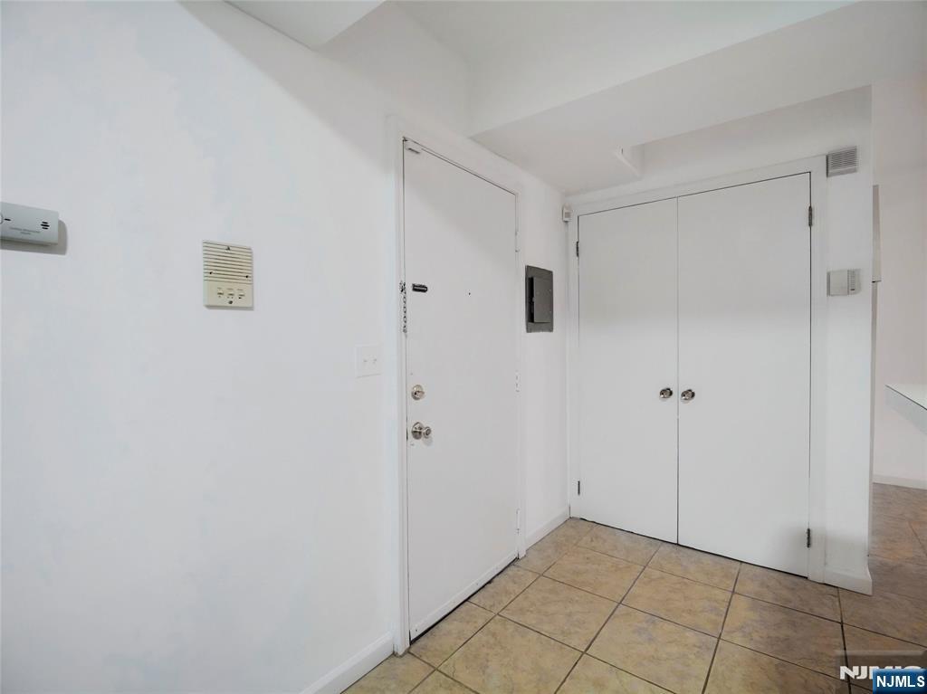 433 Lincoln Avenue C002G - Photo 2