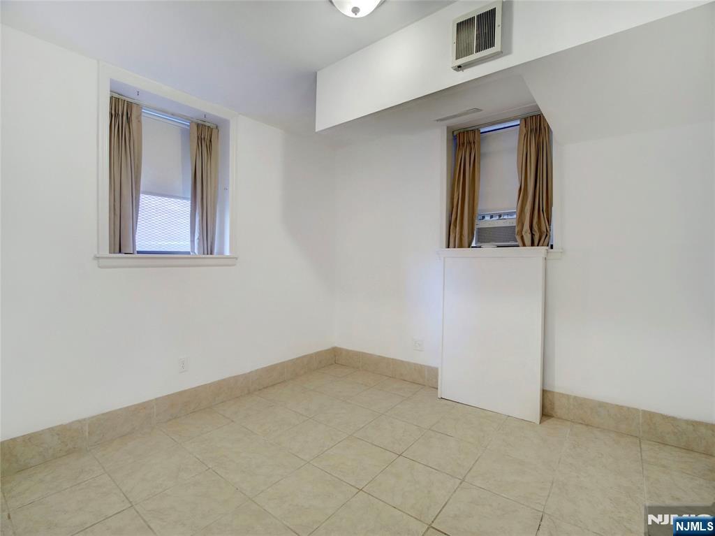 433 Lincoln Avenue C002G - Photo 5