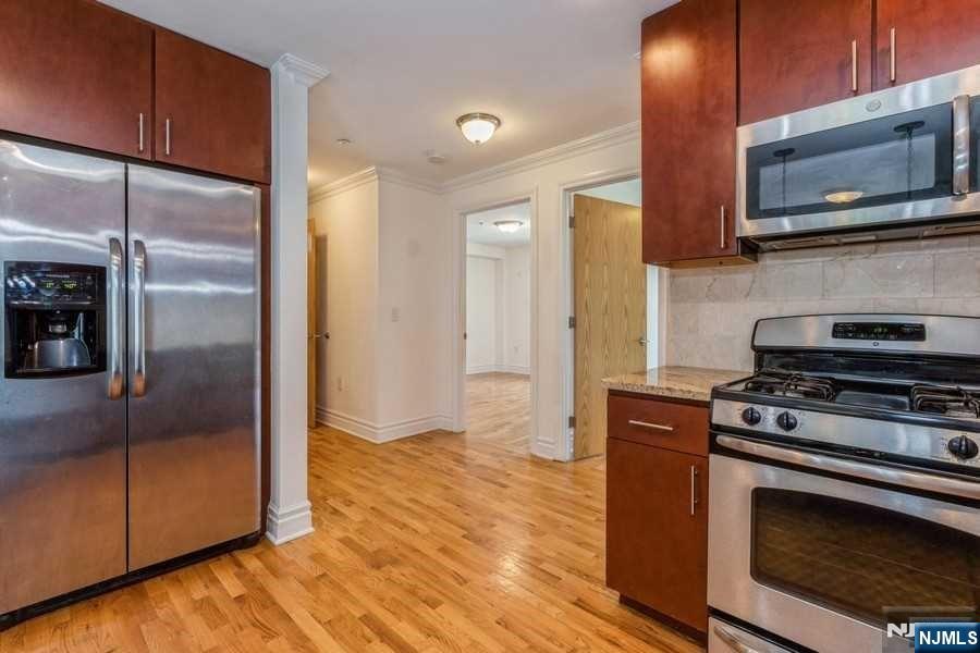 17 Meadow Road 301 - Photo 3