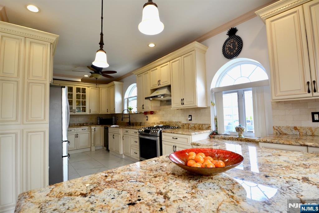 89 Rose Street - Photo 2