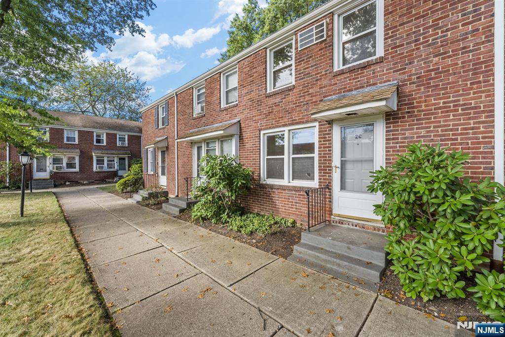 MLS Number 25035019 - 2 bed,1 bath, Condo/Coop/Townhouse Property for ...
