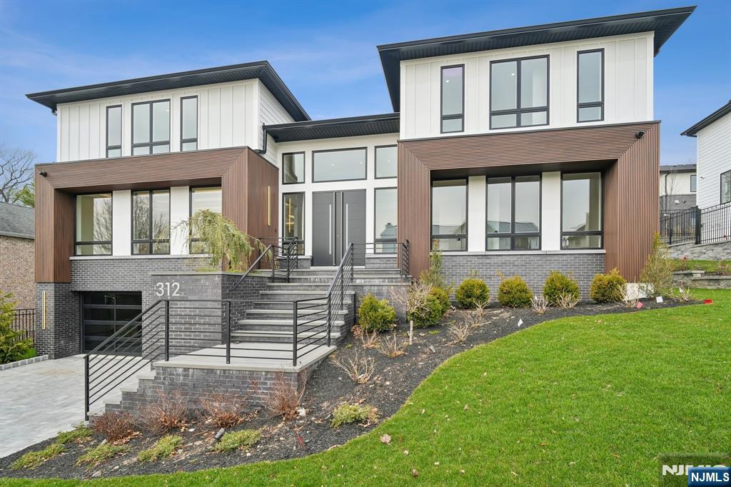 312 Bolz Street - Photo 2