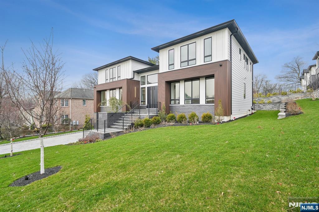 312 Bolz Street - Photo 3