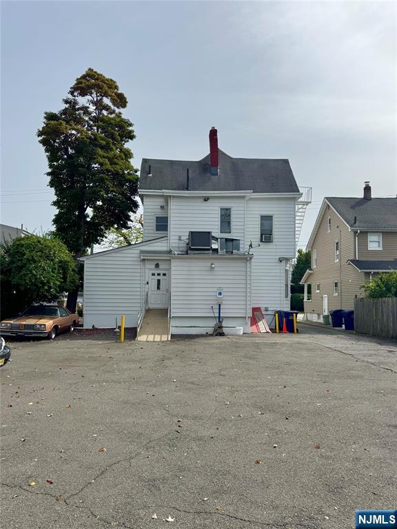 305 First Street - Photo 2