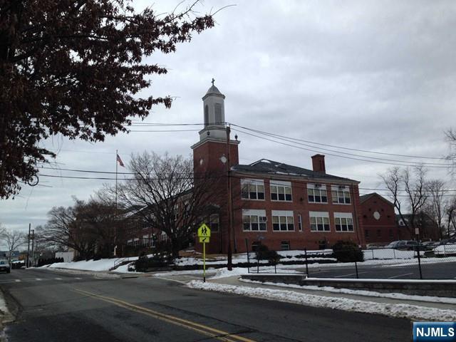 21-31 New Milford Avenue - Photo 4