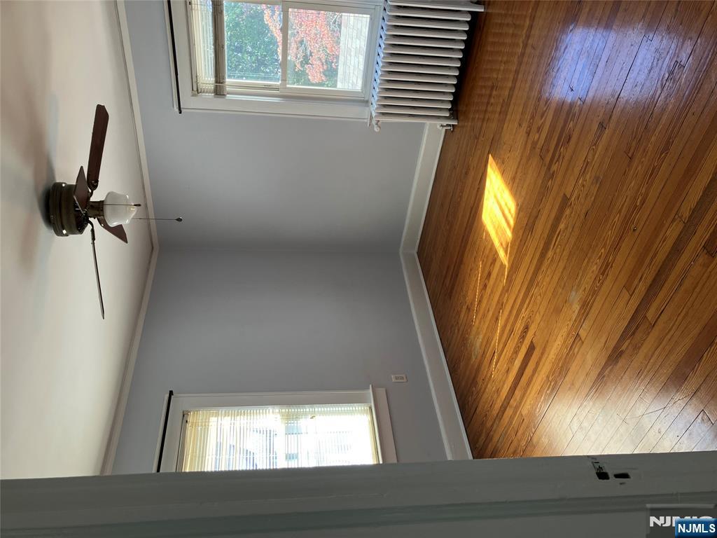 490 Washington Avenue 2nd floor - Photo 4