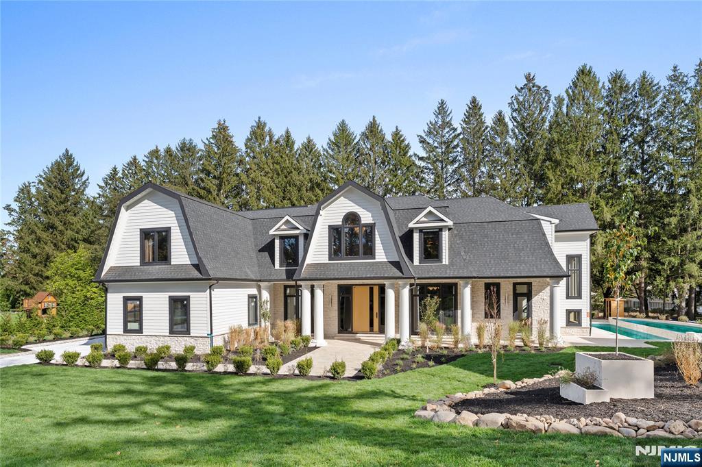 48 Pleasant Avenue - Photo 3