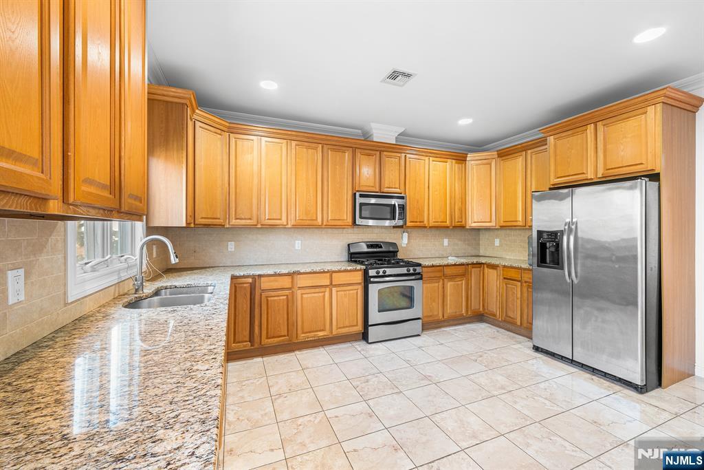 233 5th Street UNIT B, Fairview, NJ, 07022