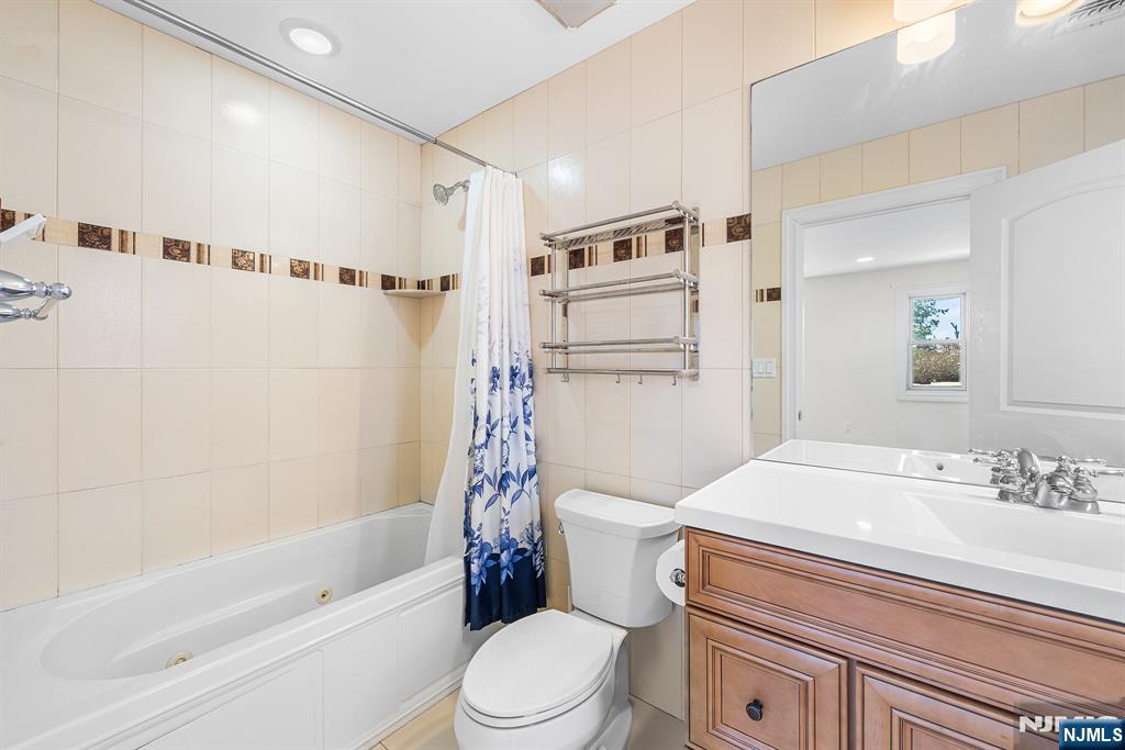 233 5th Street UNIT B, Fairview, NJ, 07022