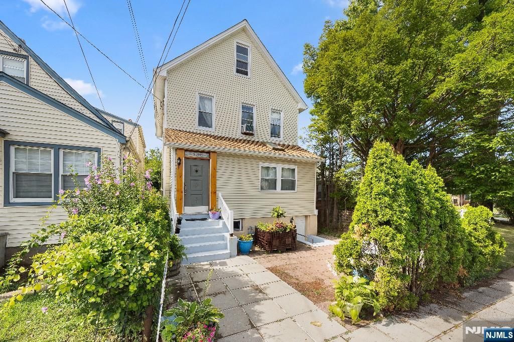 136 Central Boulevard - Photo 1