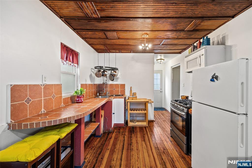 136 Central Boulevard - Photo 3