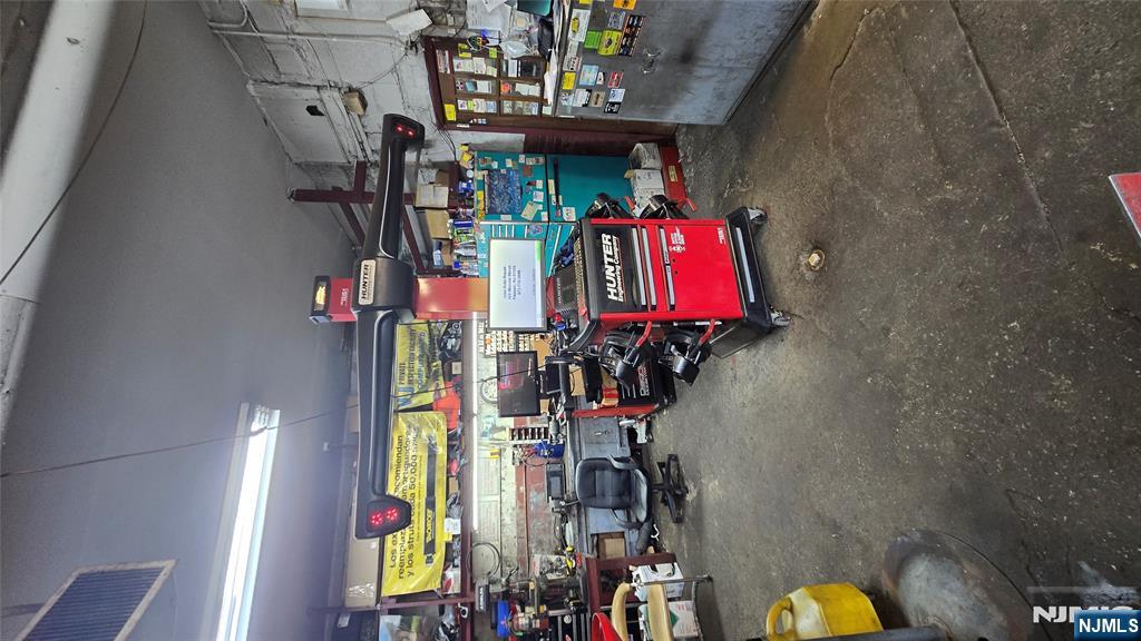 422 Monroe Street — photo 9