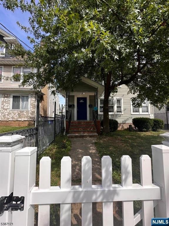 87 Lyons Avenue 1 - Photo 1