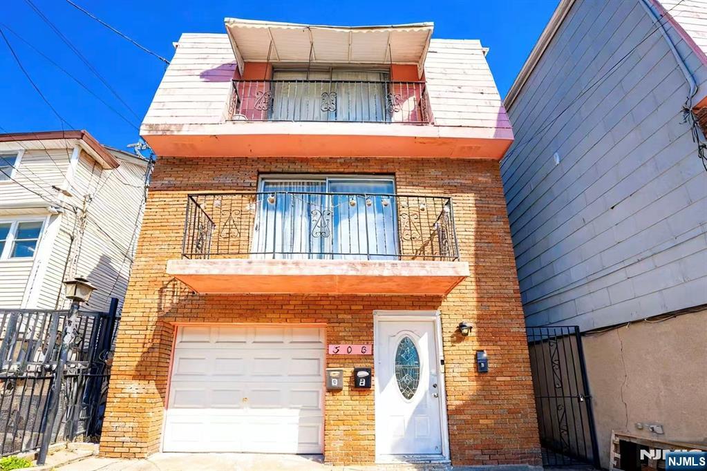 308 5th Street - Photo 1