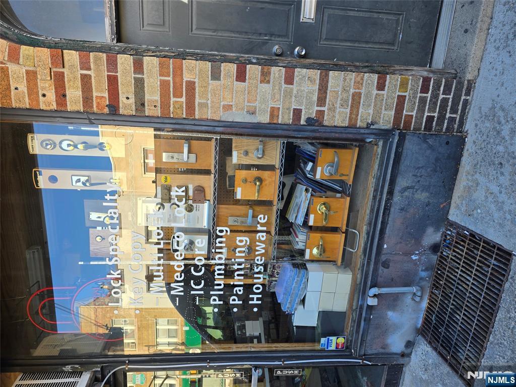 660 Anderson Ave, Cliffside Park, NJ 07010