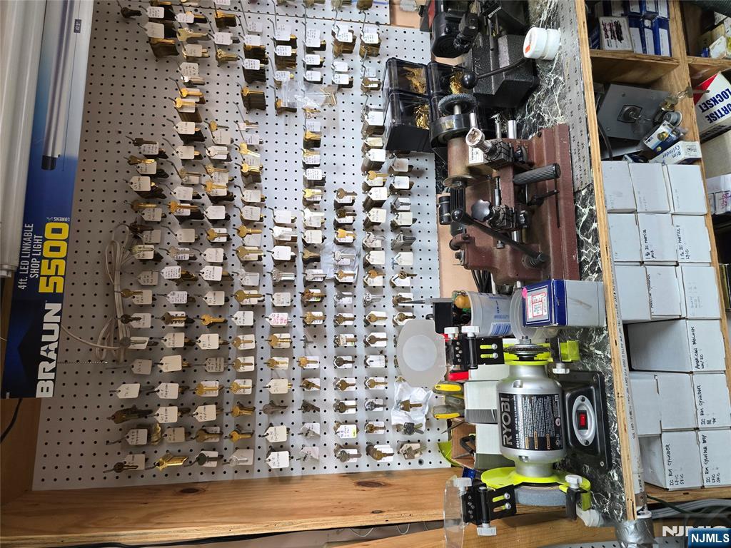 660 Anderson Ave, Cliffside Park, NJ 07010