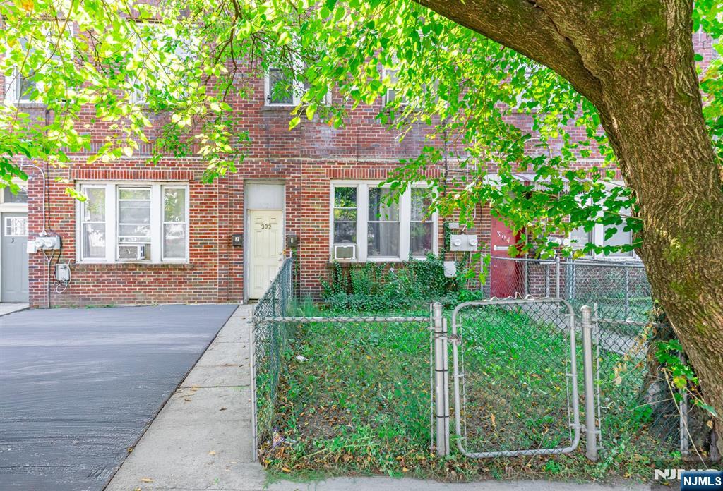 302 Forest Ave, Englewood, NJ 07631
