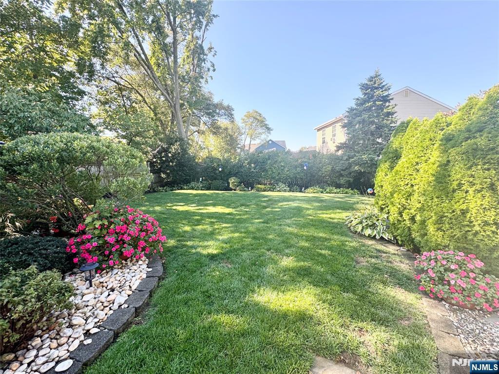 902 10th Street - Photo 4