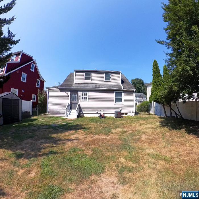 19 Lexington Avenue - Photo 2