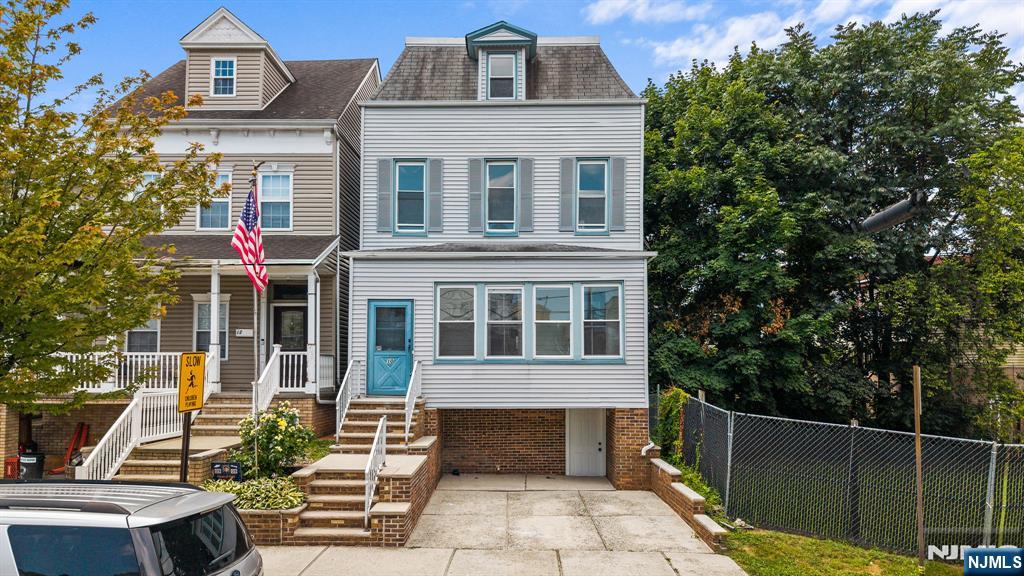 10 E 45th Street
