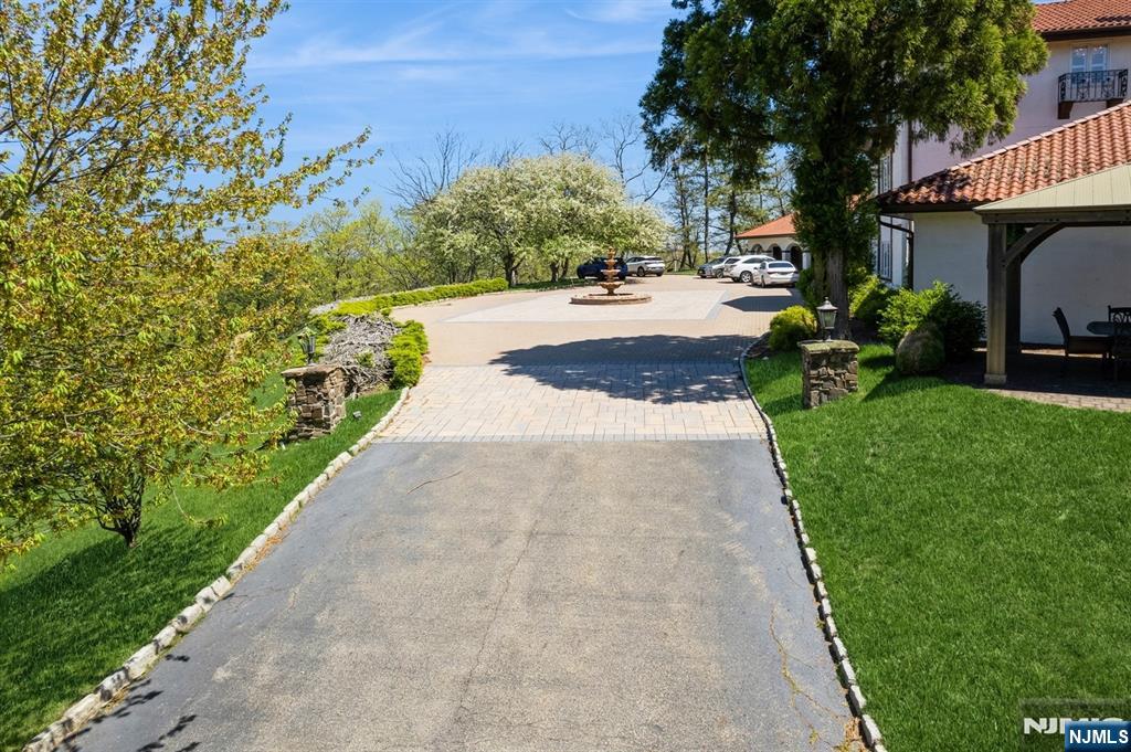 912 Cherokee Lane - Photo 5