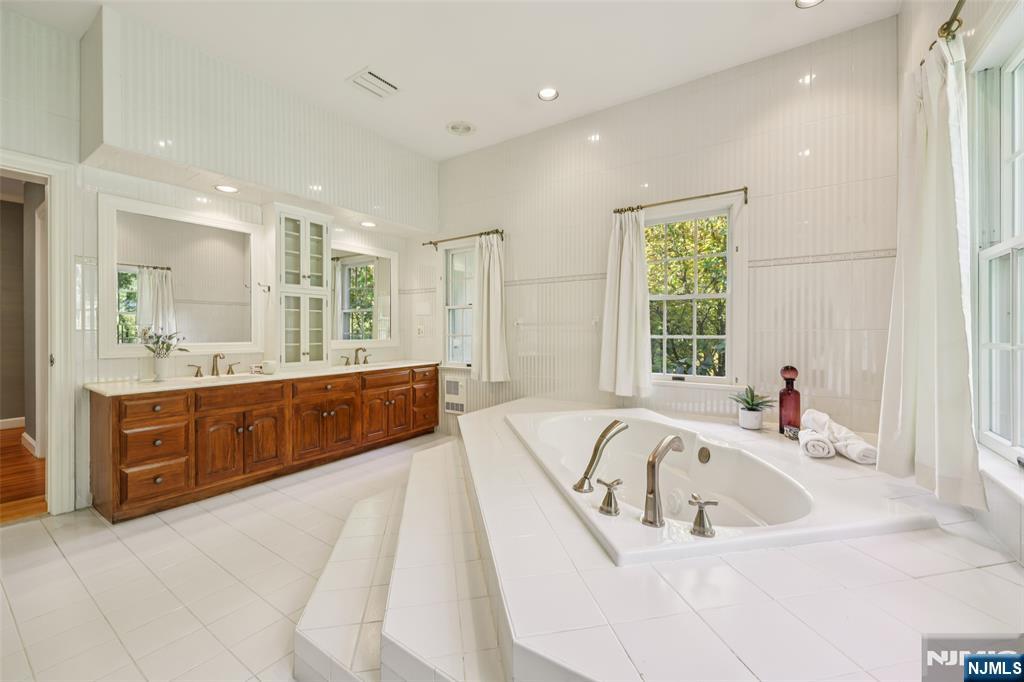 119 Sheridan Terrace, Ridgewood, NJ, 07450