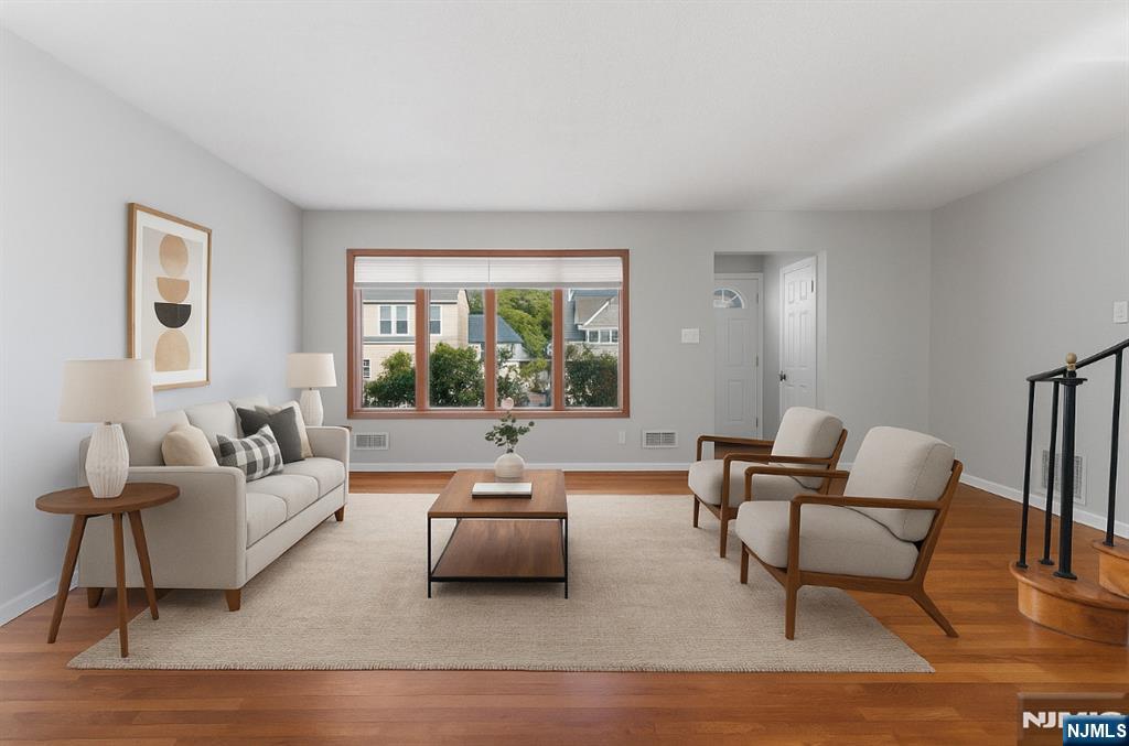 87 Pompton Avenue - Photo 5