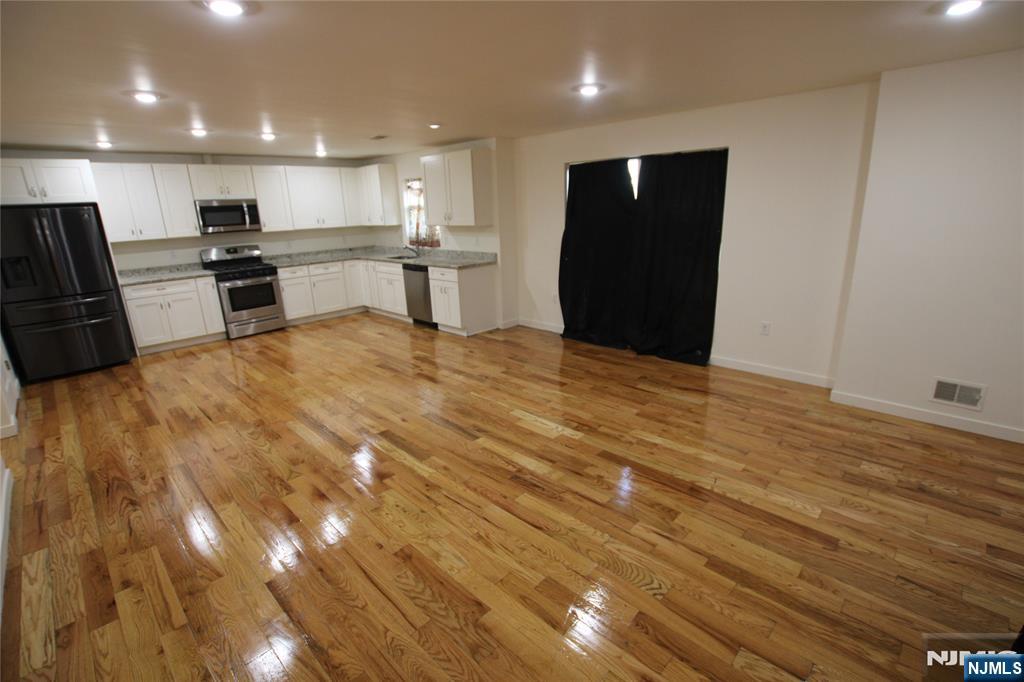 100 Grove Terrace 1 - Photo 1