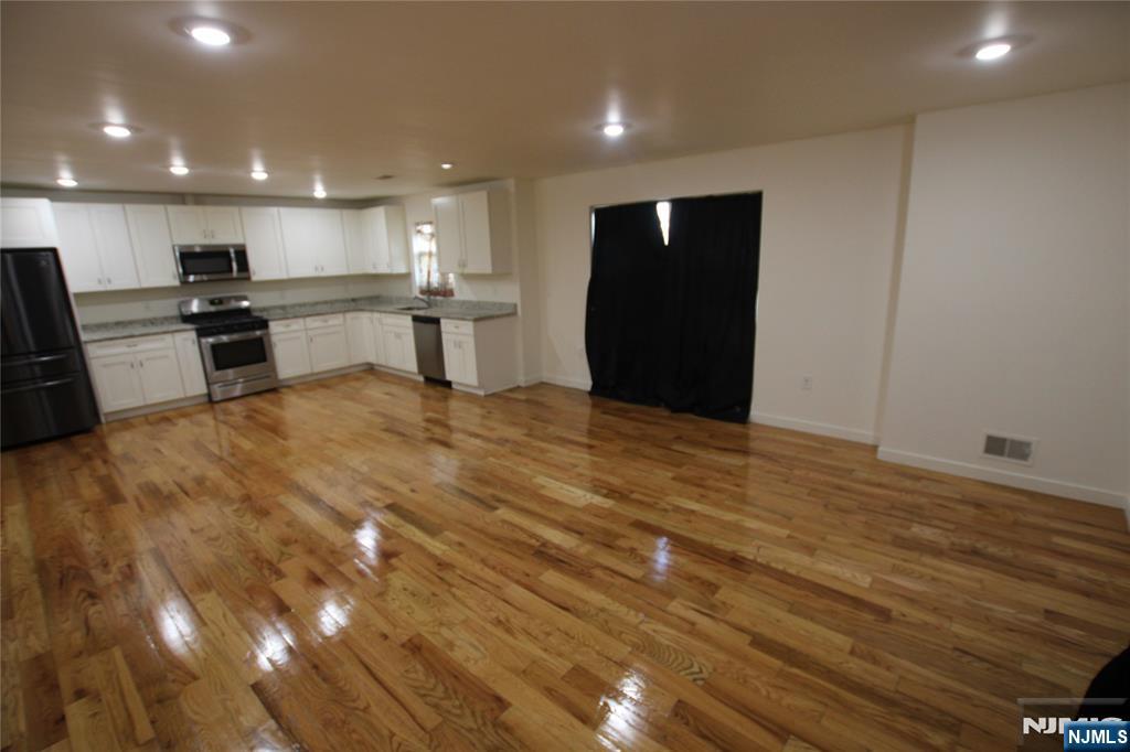 100 Grove Terrace 1 - Photo 2