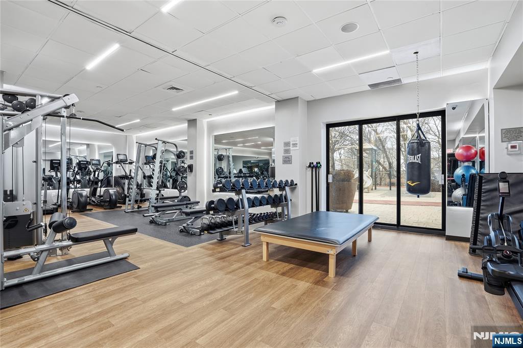 1512 Palisade Avenue 14R - Photo 5