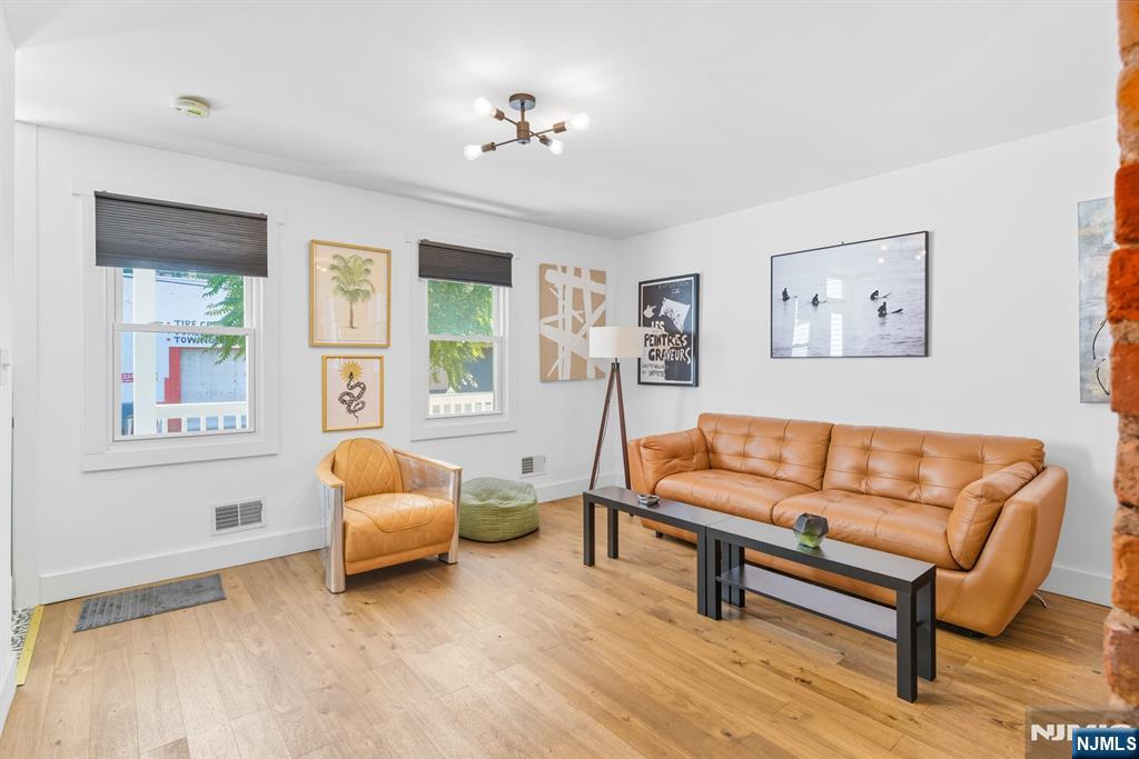 205 S Jefferson Street - Photo 4