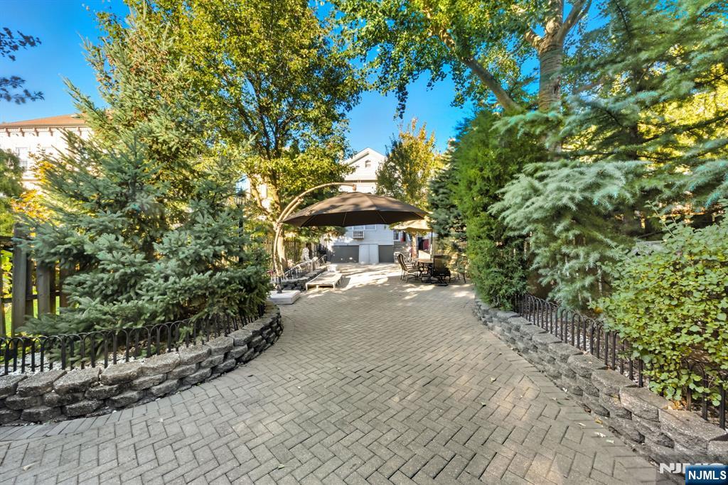 87 Sherman Place - Photo 3