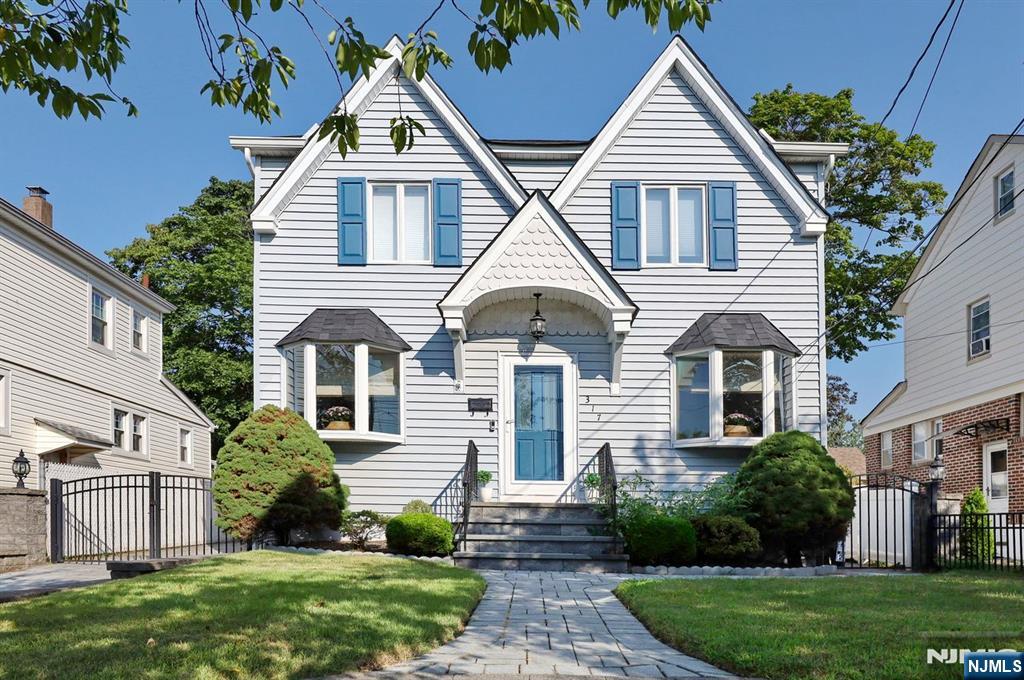 317 Hillcrest Avenue - Photo 1