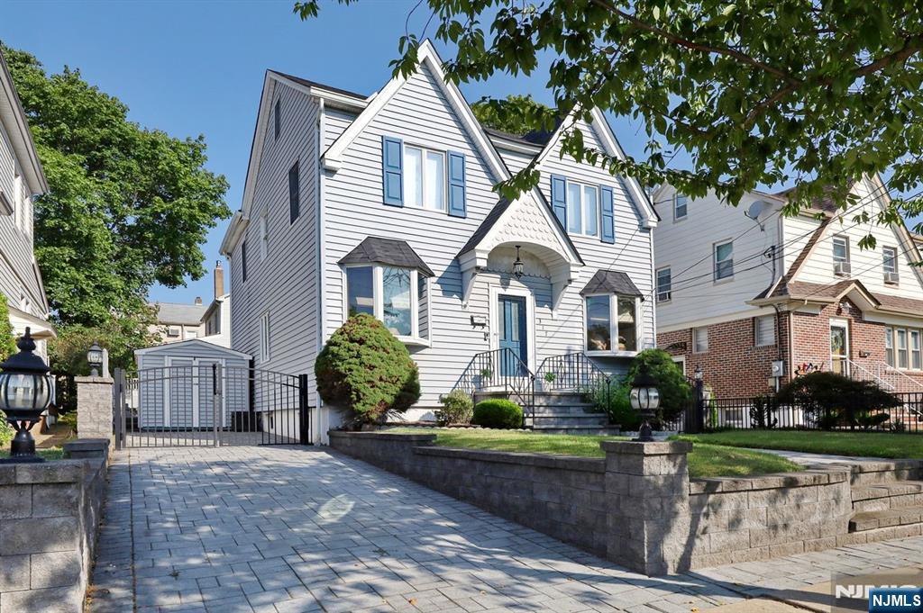 317 Hillcrest Avenue - Photo 2