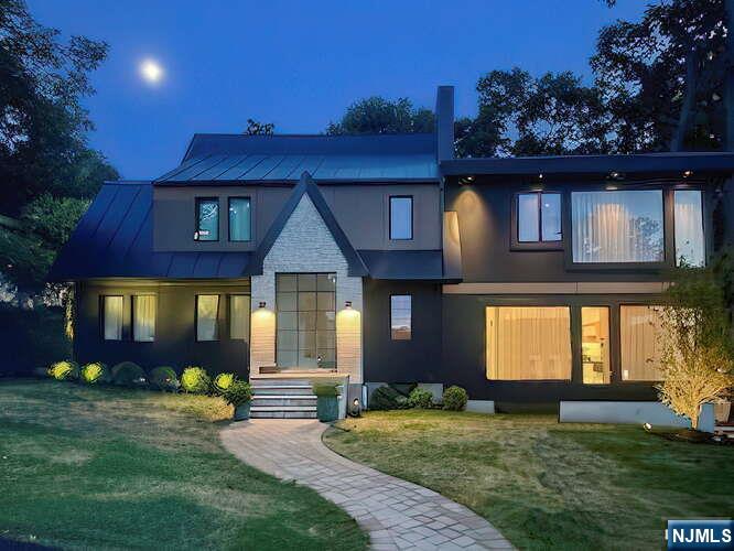 226 Haworth Avenue - Photo 2