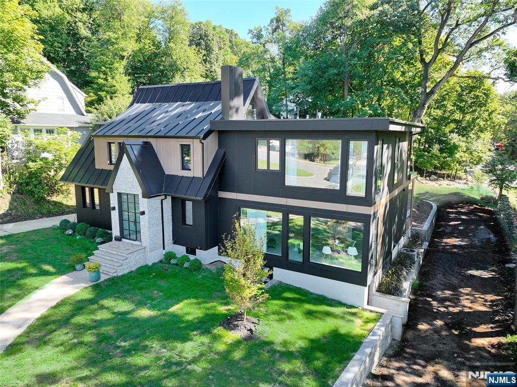 226 Haworth Avenue - Photo 3