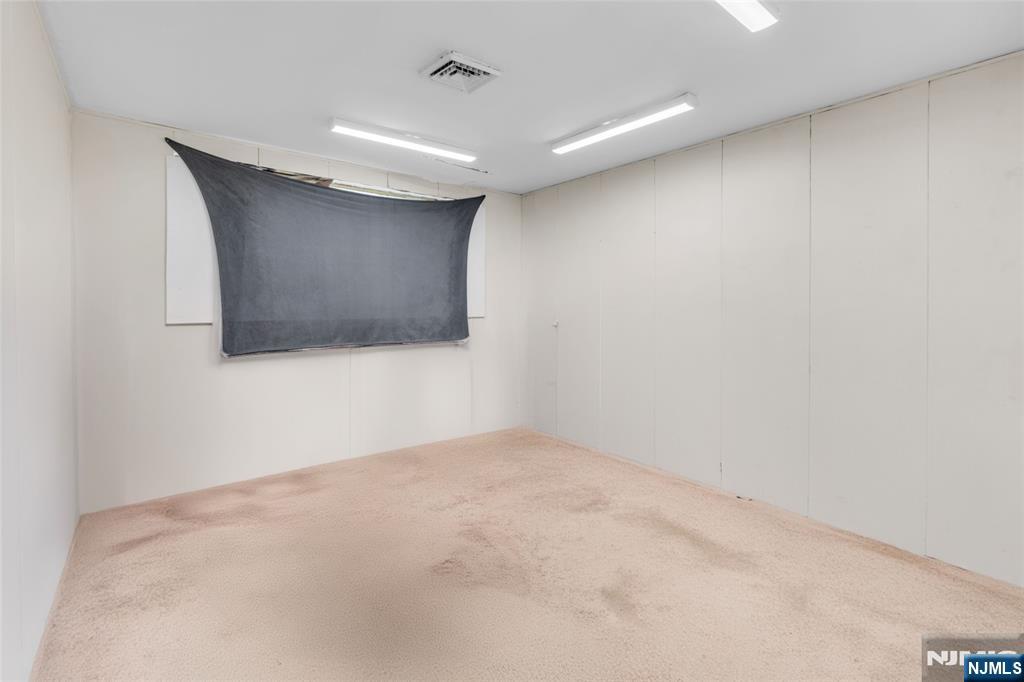 86-88 Chancellor Avenue - Photo 4