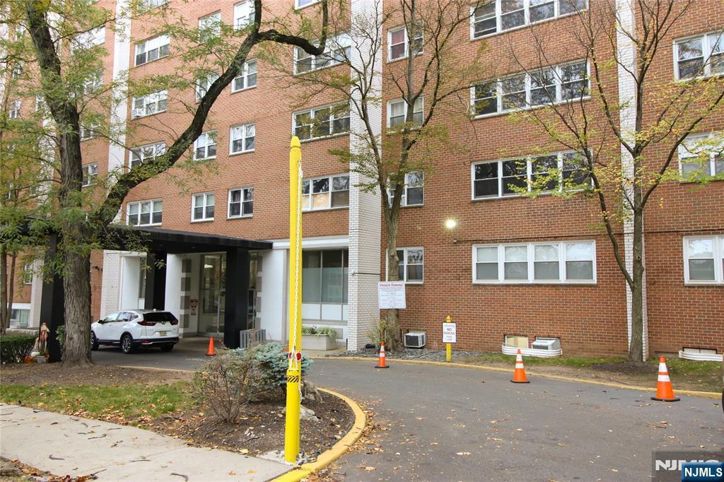 39 E 39th Street 617 - Photo 3