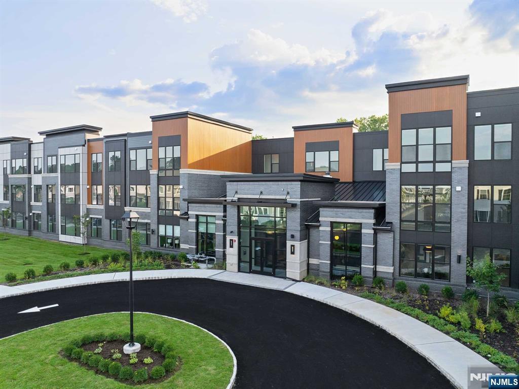 200 Grand Cove UNIT 5H, Edgewater, NJ, 07020