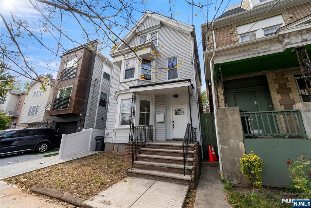 119 Littleton Avenue - Photo 1