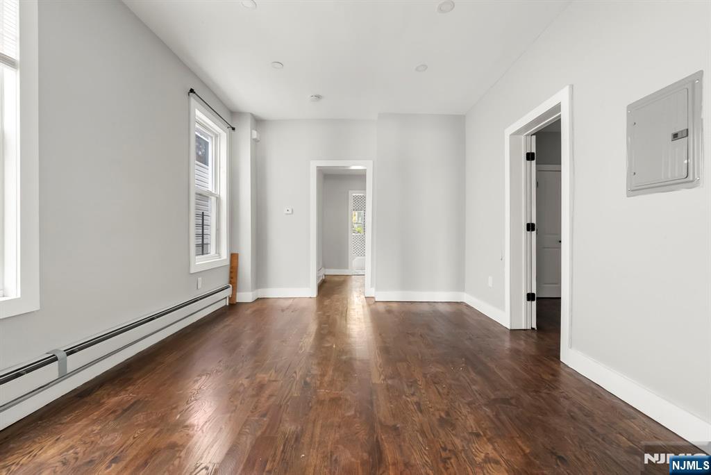 119 Littleton Avenue - Photo 2