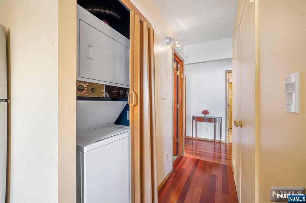 Homes for sale in Edgewater, NJ | 1055 River Rd #905, Edgewater, NJ 07020 | MLS# 25037328