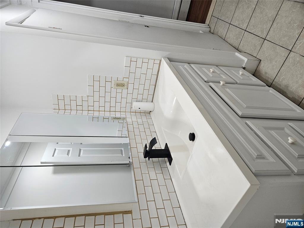 900 River Road 2A - Photo 2