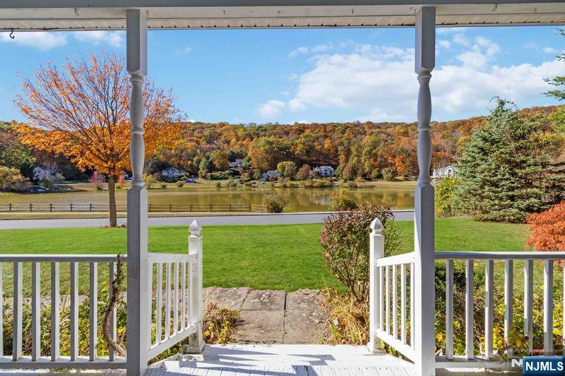 2 Upper Lake Road - Photo 3