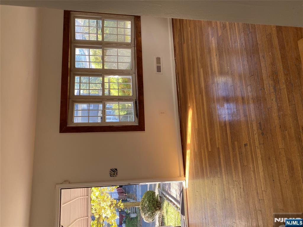 139 Phelps Avenue - Photo 3