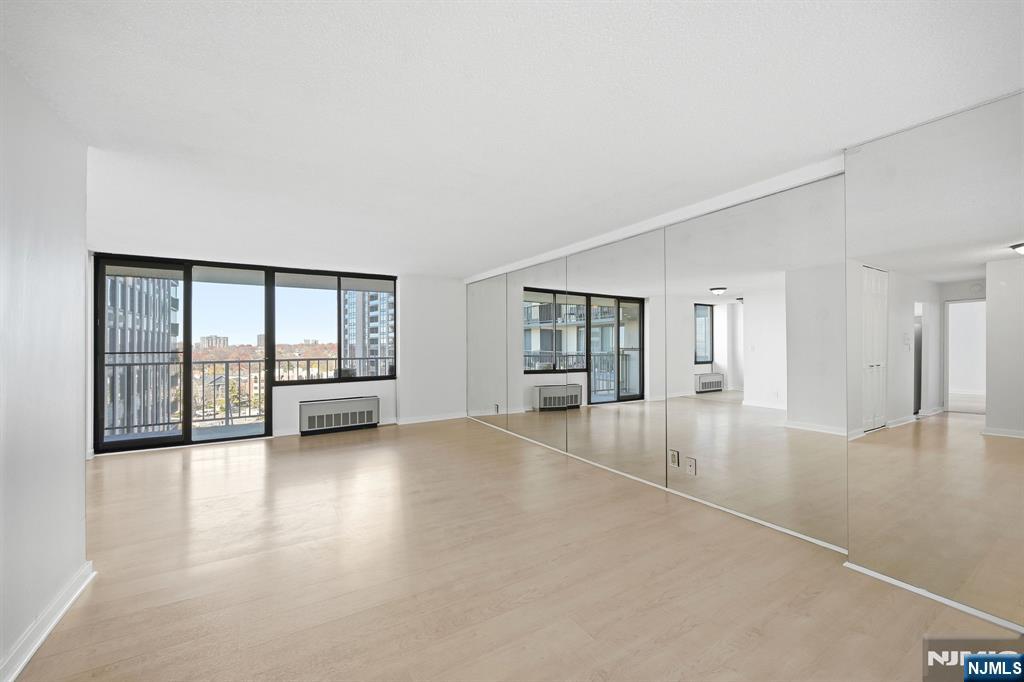 300 Winston Drive 807 - Photo 2