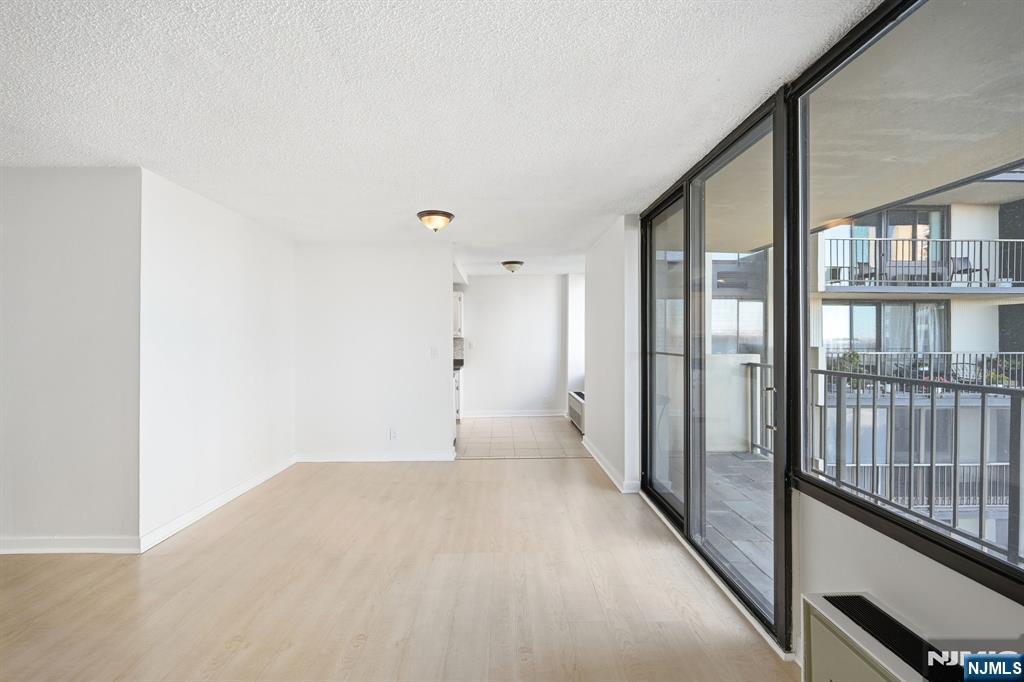 300 Winston Drive 807 - Photo 4