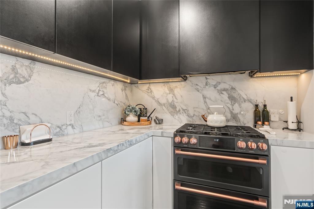 226 The Promenade - Photo 5