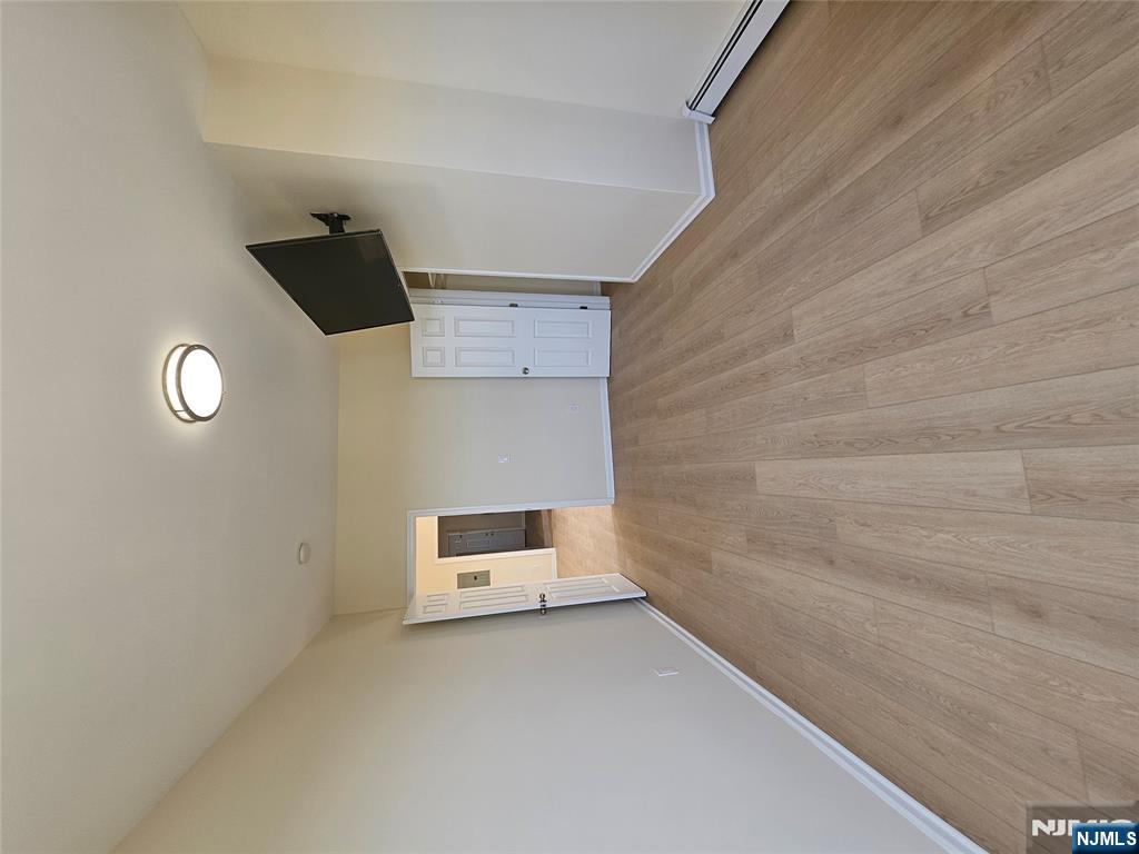 372 Bergen Street - Photo 2