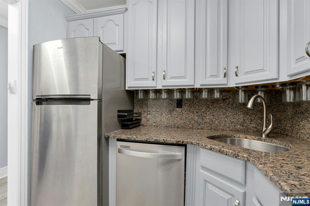 2000 Linwood Avenue 4P - Photo 4